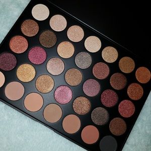 Morphe 35F with Morphe blending brush 504